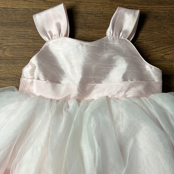 Pipa & Julie Flower Dress - Picture 2 of 5